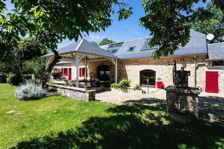Chambre d’hôte pour 2 personnes, avec Terrasse ainsi que Jardin et Piscine dans le Lot