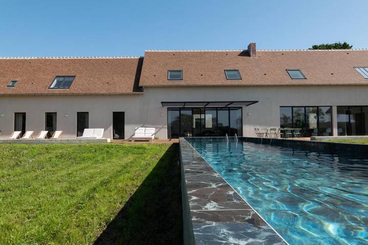 Location de vacances pour 16 personnes, avec vue et sauna ainsi que piscine et jardin à Saint-Étienne-la-Thillaye - 2