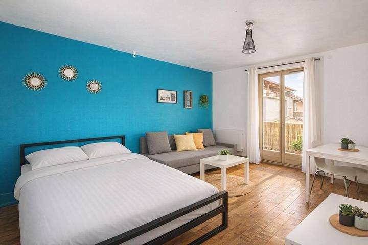 Gîte pour 2 personnes, avec vue et terrasse à La Tronche