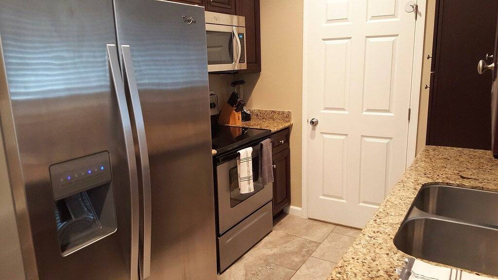 Ganze Wohnung, 1 Schlafzimmer 1 Badezimmer Condo On The Seawall. Ansichten des Strandes zwei Pools. Whirlpool in Galveston Island, Galveston