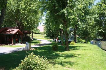 Camping pour 6 Personnes dans Saint-Sornin-Lavolps, Région de Brive-la-Gaillarde, Photo 1