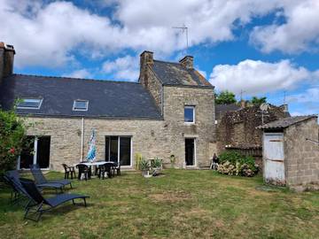 Gîte pour 6 personnes, avec jardin à Malansac