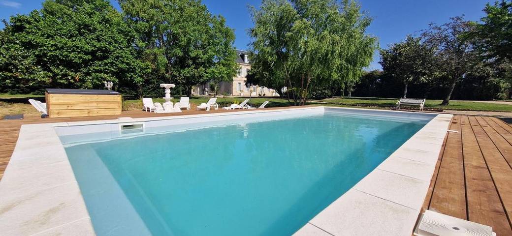 Location de vacances pour 2 personnes, avec jardin et terrasse ainsi que vue et piscine à Gaillan-en-Médoc - 2
