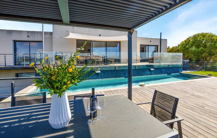 Appartement confortable avec piscine, terrasse et WiFi - 2,5 km de la plage in Zonza, Arrondissement de Sartène