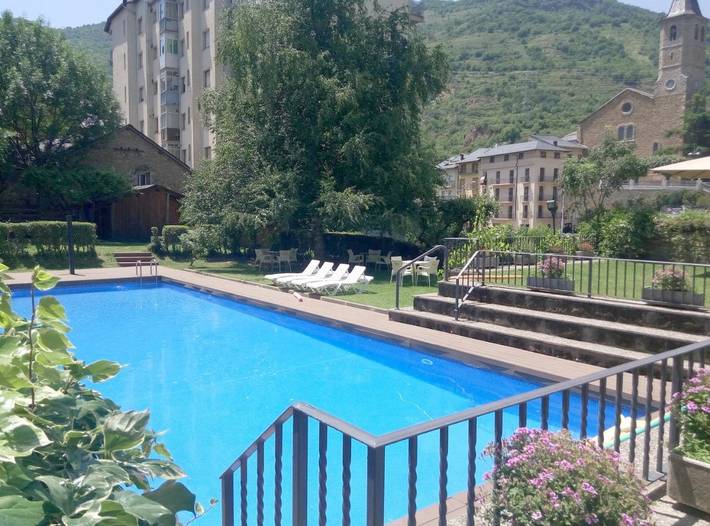 Hotel para 2 personas, con vistas y piscina además de jardín y sauna, Se admiten mascotas en Pallars Sobirà - 4