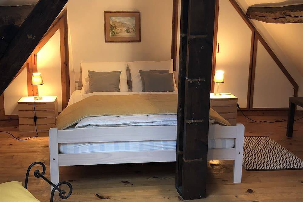 Charming house in peaceful setting 5 min from Chartres. in Gasville-Oisème, Chartres region