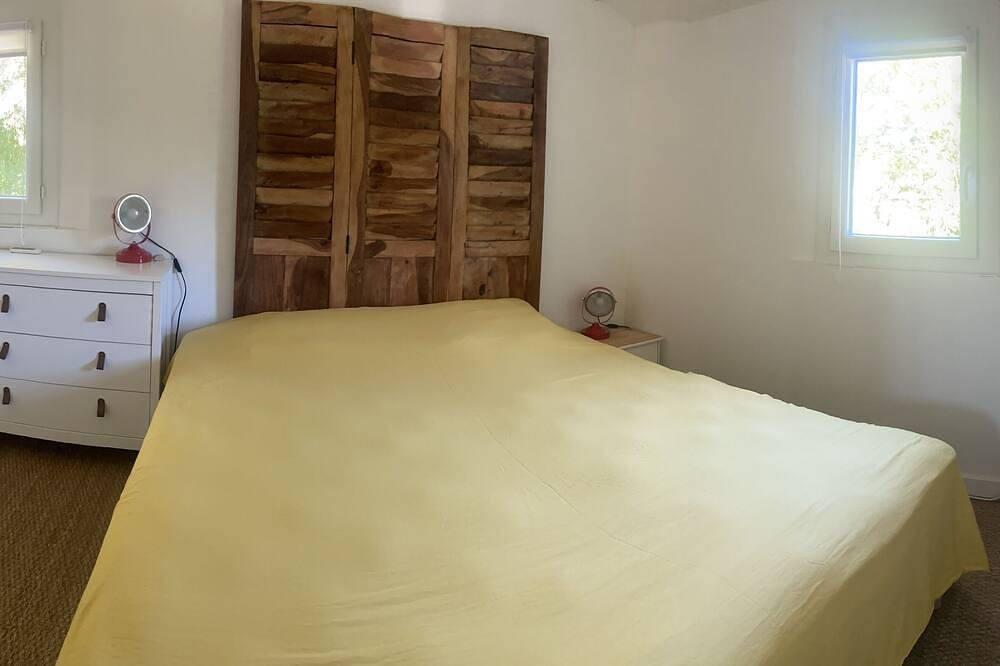 Charming Cévennes farmhouse (sleeps 12) in Saint-Privat-des-Vieux, Cévennes