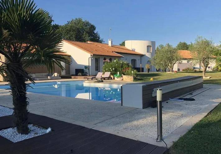 Gîte pour 2 personnes, avec Terrasse ainsi que Piscine et Sauna à Boulazac