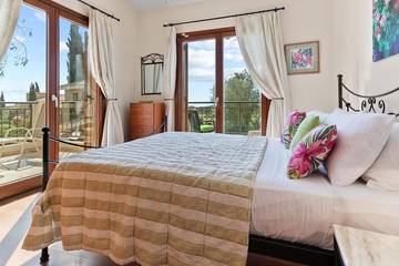 Villa for 4 People in Aphrodite Hills, South Cyprus, Photo 1