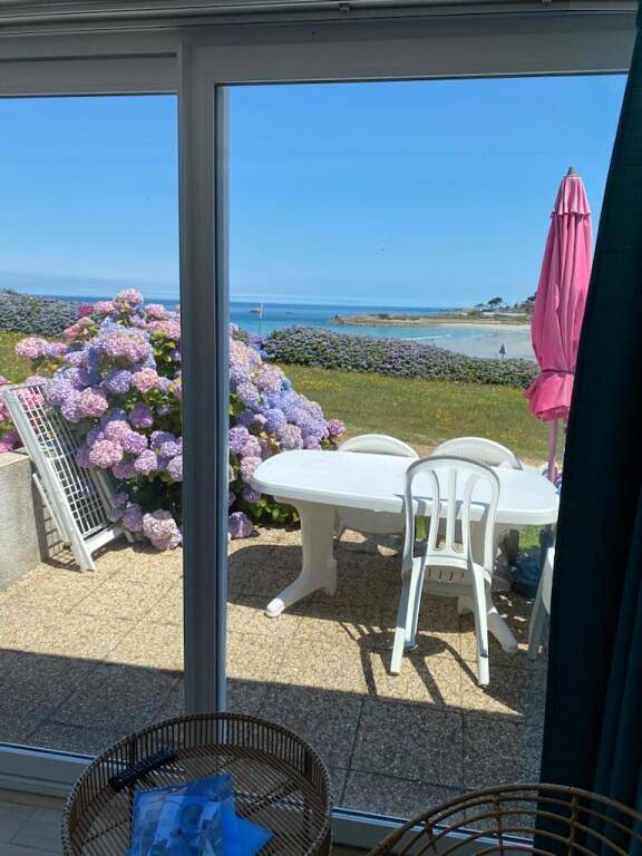 Location de vacances pour 6 personnes, avec vue ainsi que jardin et piscine, animaux acceptés dans Plage de Trestel - 2