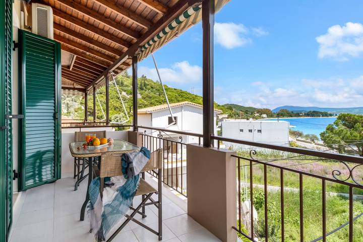 Appartement entier, Appartement « Nikoleta 2 » avec vue sur la mer, terrasse et Wi-Fi in Nikiana, Alexandros