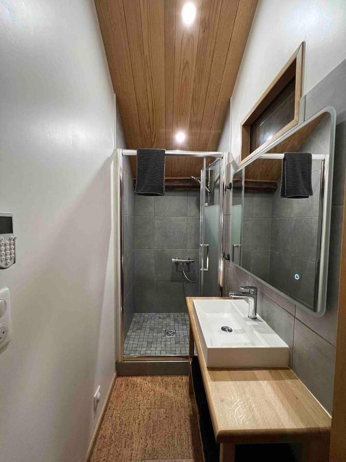 Location de vacances pour 15 personnes, avec vue et jardin, animaux acceptés à Saint-Julien-le-Petit - 3