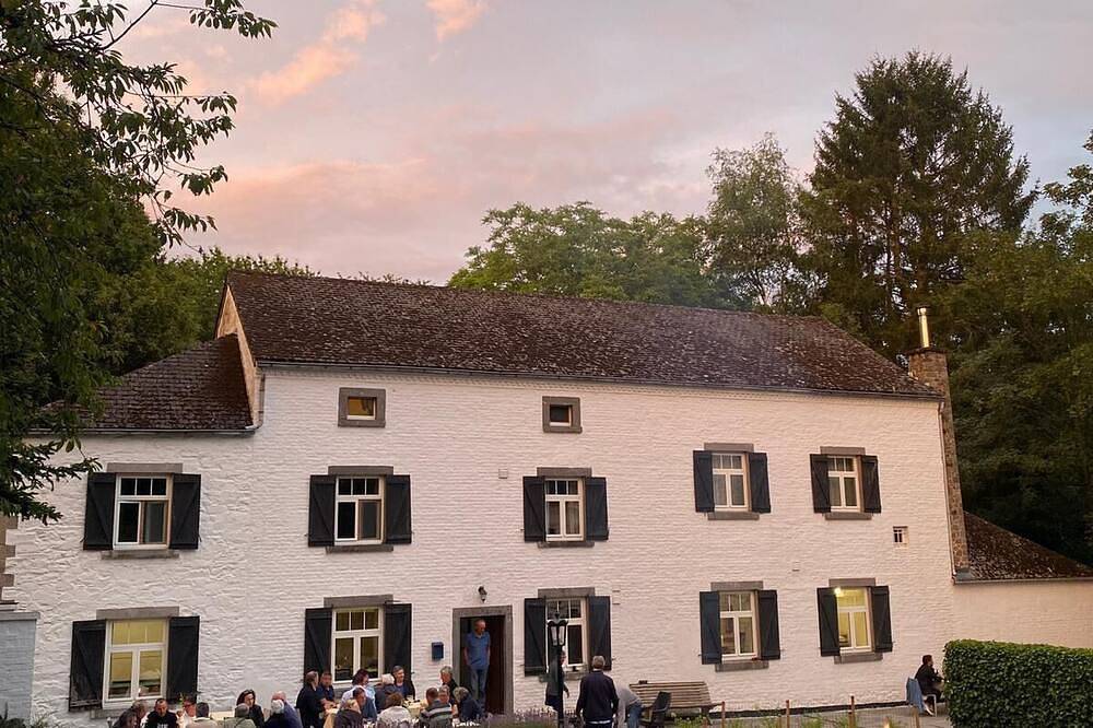La Ferme du Crupet 15 Personen. Rustig Gelegen Midden in de Bossen in Hastière, Region Namur