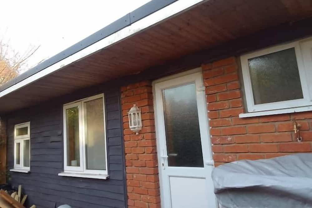 Pilgrims of the Goddess - Chalet in Glastonbury, Somerset