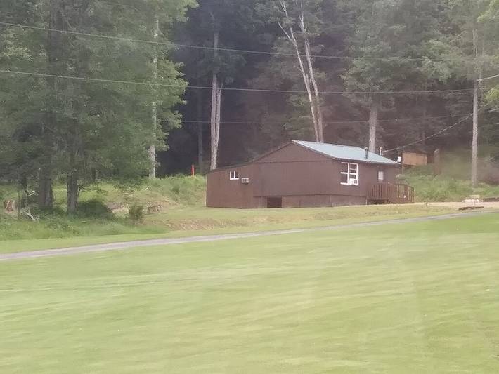Log cabin for 3 people in Pennsylvania