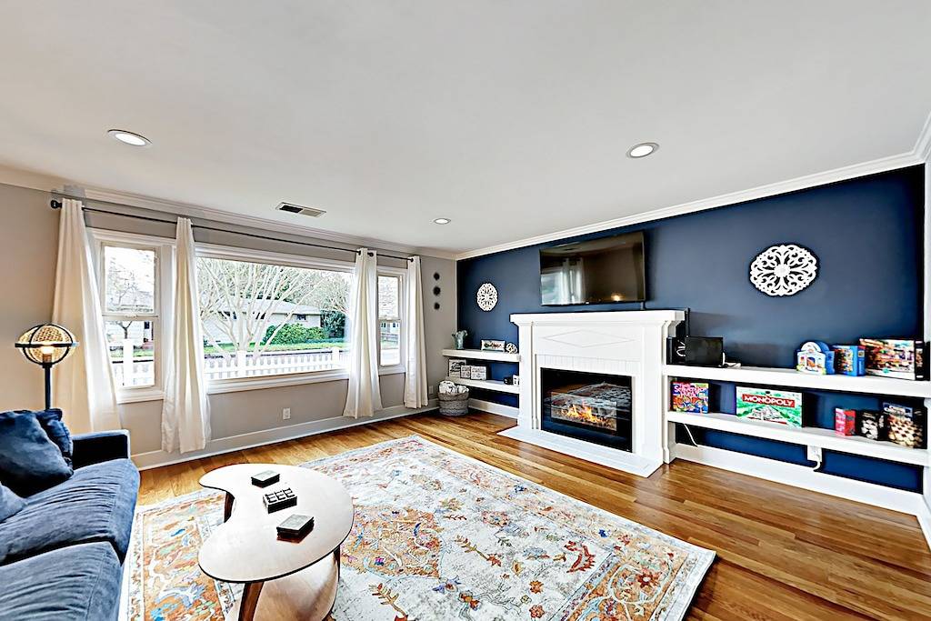 Quiet & Charming Wine Country Home w/ Stylish Updates & Large Backyard in Santa Rosa, California North Coast