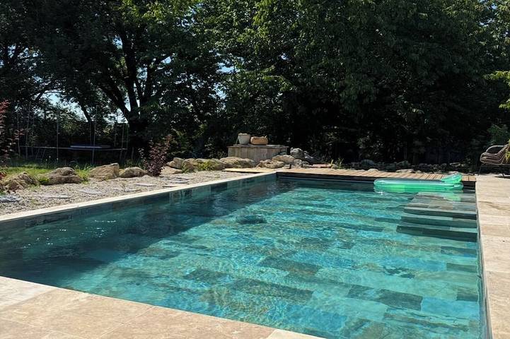 Location de vacances pour 6 personnes, avec jardin ainsi que jacuzzi et piscine à Saint-Astier