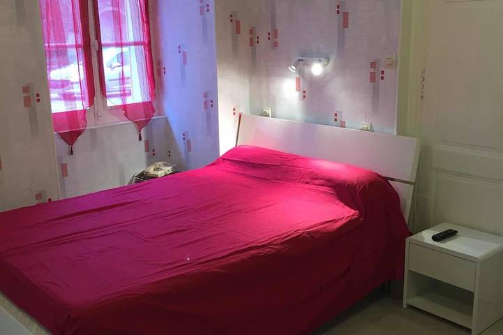 Gîte pour 2 personnes, avec terrasse dans Thermes De Neris Les Bains Neris Les Bains - 2