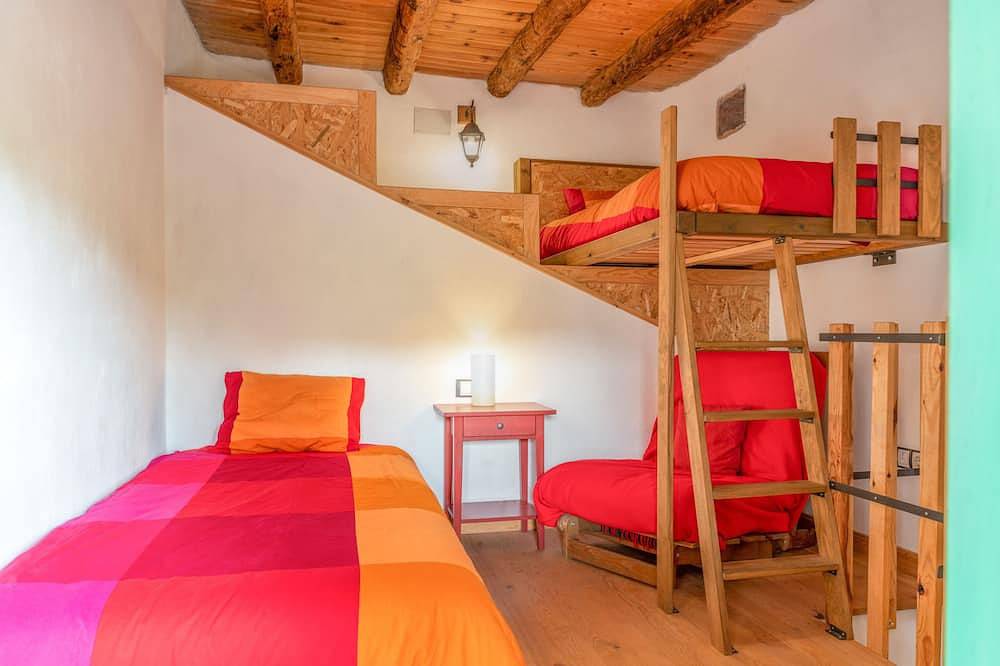 Vegan Rural Cottage mitten in der Natur in Alforja, Baix Camp