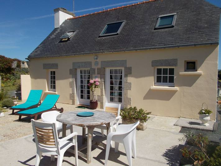 Bretonisches Ferienhaus in Meeresnähe mit Garten in Tréogat, Côte de Cornouaille
