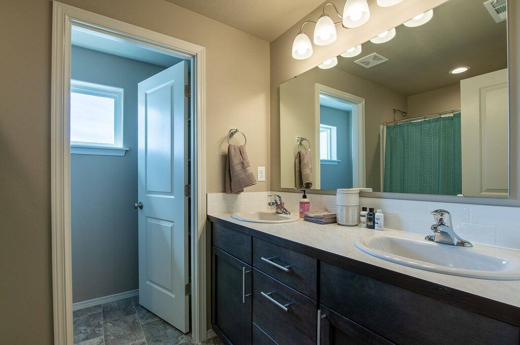 Gorgeous modern farmhouse in Tri Cities, Wa in Kennewick, Washington