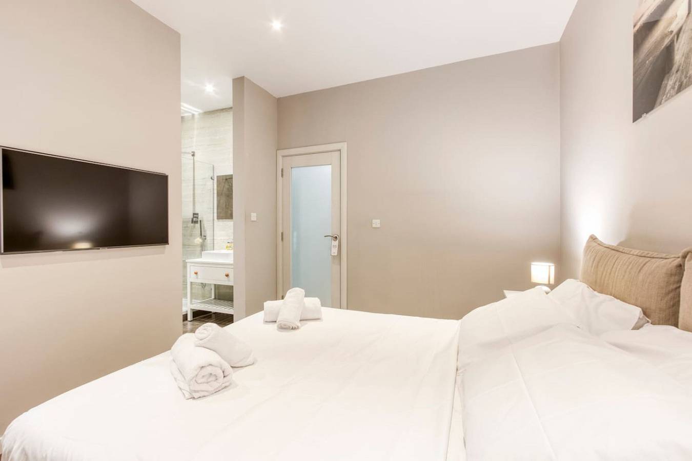 Ganze Wohnung, Central Msida Apartment | Workspace, Wi-Fi & A/C in Msida, Insel Malta