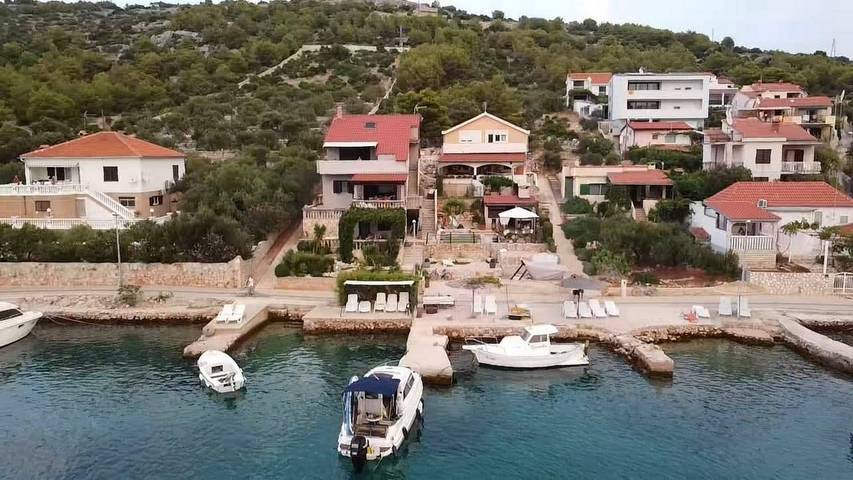 Ganze Wohnung, 1-Zimmer-Ferienwohnung am Strand Kaprije A-20012-a in Sibenik Islands
