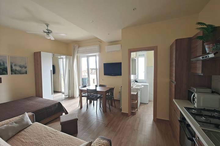 Appartamento intero, Terrae Balcony (Central Sicily Loft) Monolocale moderno hi-tech a Caltanissetta. in Caltanissetta, Provincia di Caltanissetta