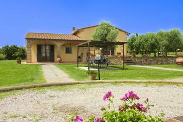 Holiday Rental for 6 People in Arezzo Province, Tuscany, Photo 2