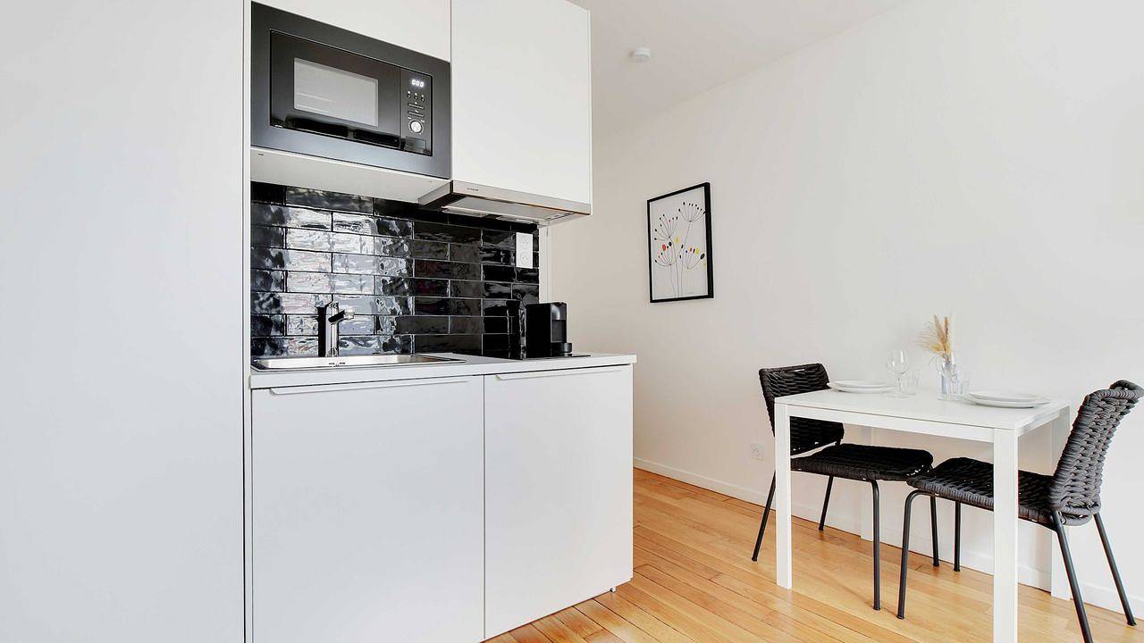 Ganze Ferienwohnung, Ferienwohnung für 2 Personen (16 m²) in Nanterre in Nanterre, Hauts-de-Seine
