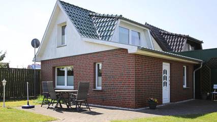 Ferienhaus für 4 Personen, mit Terrasse und Pool, mit Haustier in Mecklenburgische Seenplatte