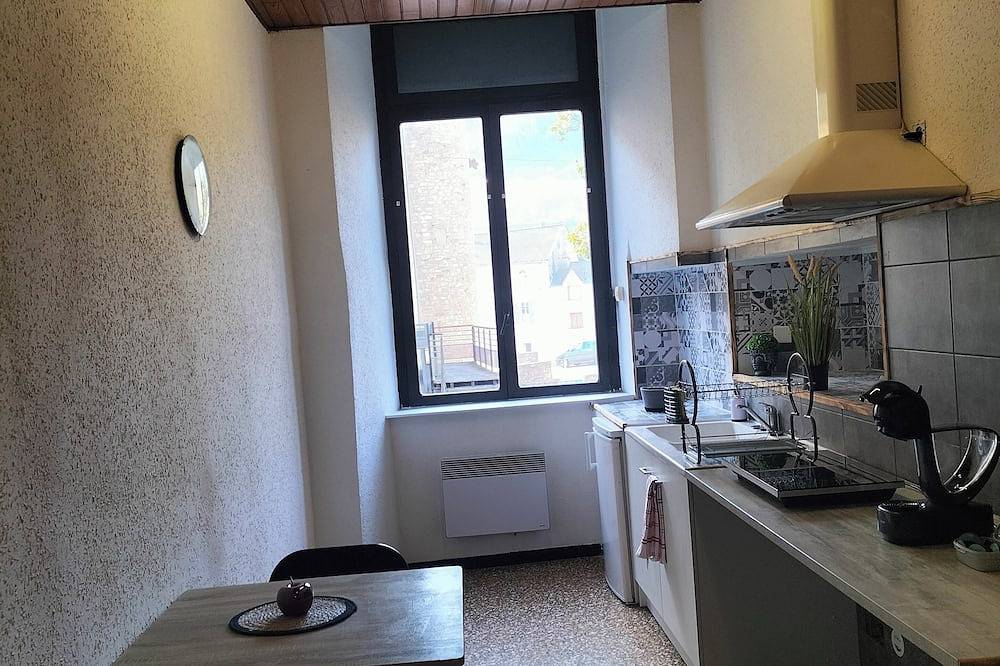 Appartement entier, Appartement le petit paradis ou les animaux de compagnie sont acceptés :) in Saint-Pons-de-Thomières, Région de Béziers