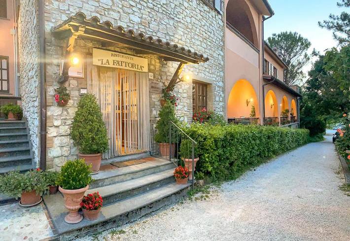 Hotel per 3 persone, con giardino e piscina nonché balcone - 1