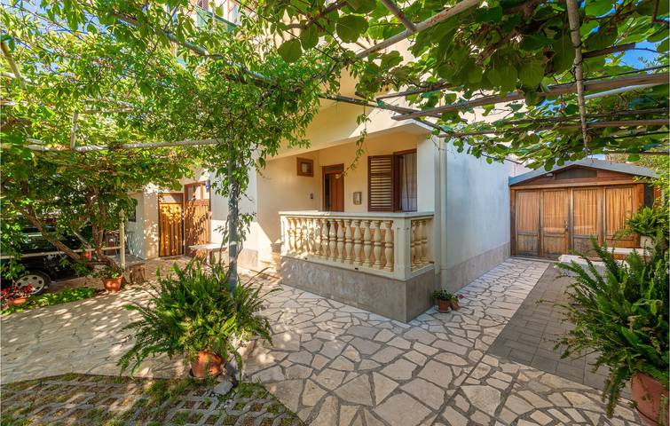 Gîte pour 5 personnes, avec terrasse à Ville de Zadar - 2