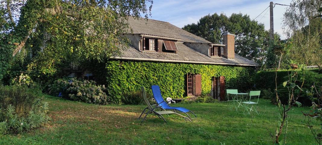 Chambre d’hôte pour 2 personnes, avec Jardin à Saint-Amand-Jartoudeix