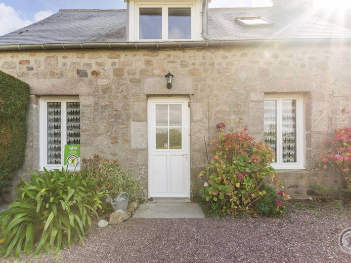 Gîte pour 5 personnes, avec jardin à Réville - 2