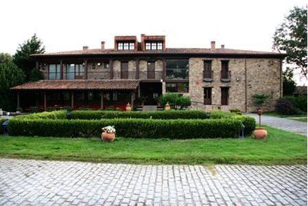 Hotel para 3 personas, con jardín y piscina en La Vera