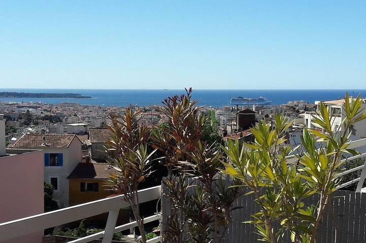 Location de vacances pour 3 personnes, avec Terrasse à Le Cannet
