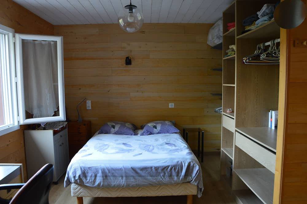 Ganze Wohnung, Cosy new apartment with wooded garden near Montauban town center in Montauban, Tarn-et-Garonne