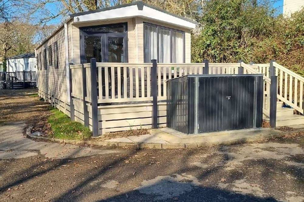 Shorefield Country Park Getaway in Milford-on-Sea, Hampshire