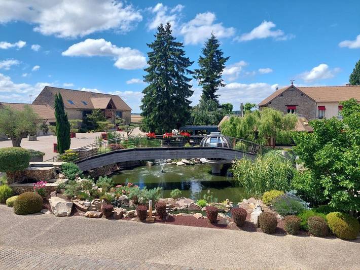 Hôtel pour 4 personnes, avec jardin et vue ainsi que sauna et piscine, animaux acceptés à Ménilles