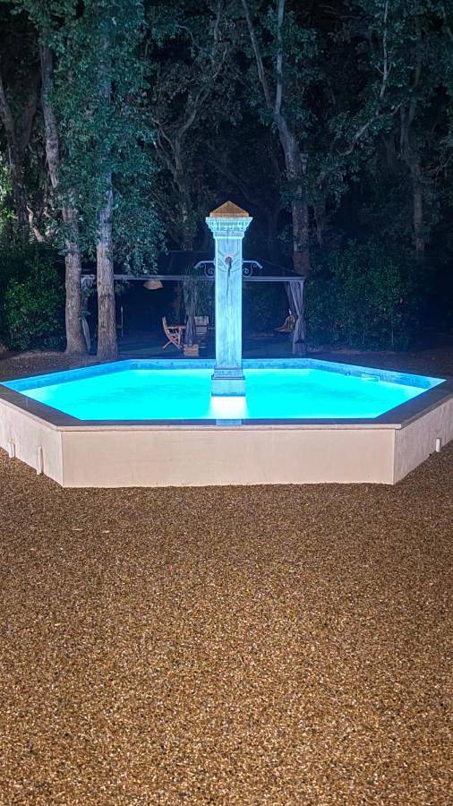 Chambre d’hôte pour 2 personnes, avec terrasse et vue ainsi que jardin et piscine à Six-Fours-les-Plages - 2