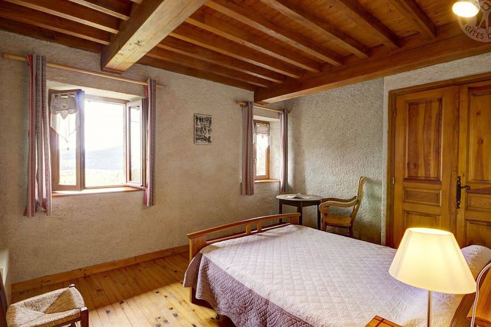 Acogedor chalet en Chalmazel: a pie de pistas, chimenea, admite mascotas, ideal para familias in Station de Chalmazel, Chalmazel