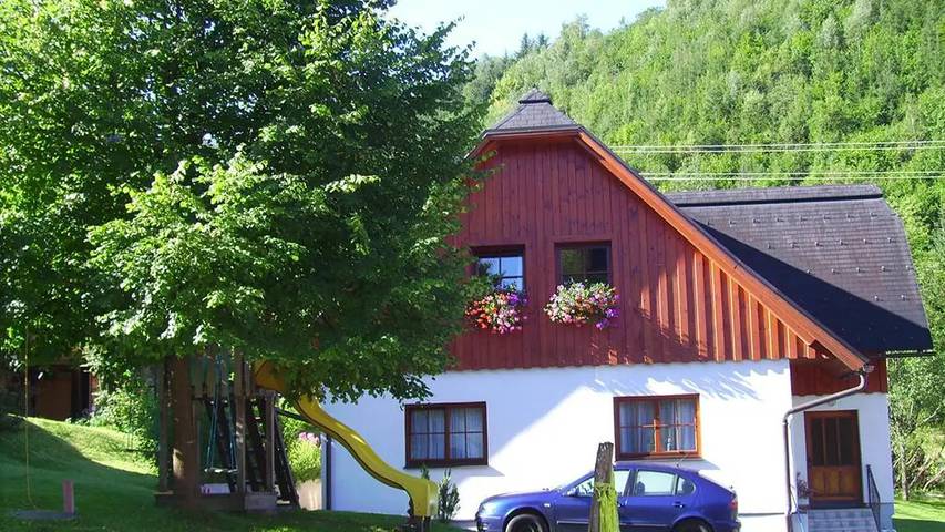 Ferienwohnung für 7 Personen, mit Garten