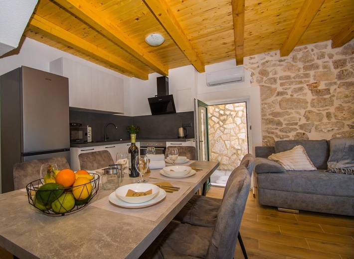 House Olivera in Tribunj, Šibenik-Knin