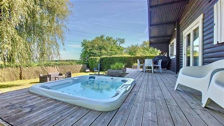 Gîte pour 4 personnes, avec jacuzzi et jardin dans Fraiture