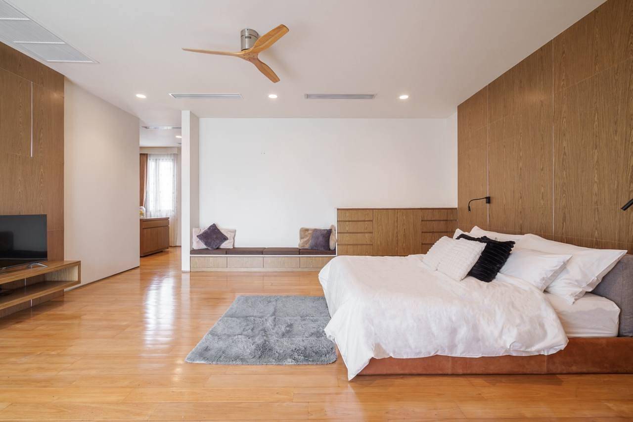 Ekkamai Villa Sleeps 12 with Cinema in Watthana District, Bangkok