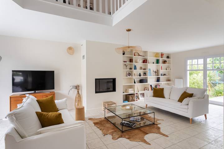 Location de vacances pour 8 personnes, avec Terrasse ainsi que Jardin et Piscine à Dinard - 2