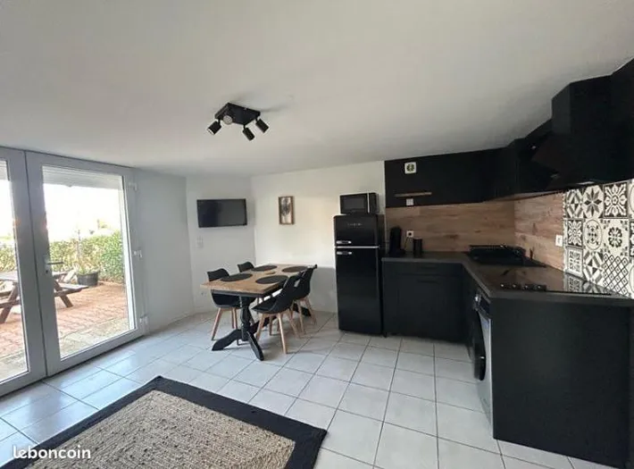 Apartamento de vacaciones para 5 personas, con vistas además de terraza y piscina - 1