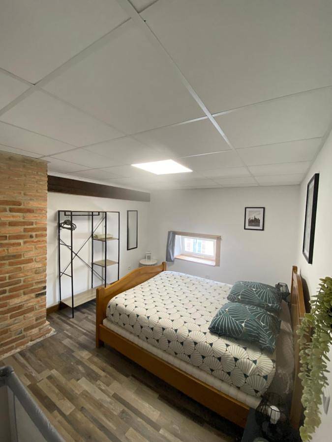 Appartement entier, Two-Bedroom Apartment in Digoin, Région de Charolles